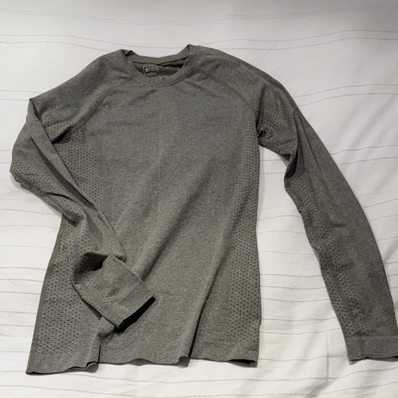 Figs Women's Gray - Green Long Sleeve Tee - Picture 1 of 5